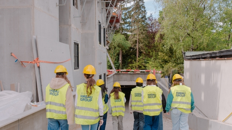 Technik hautnah erleben: HABAU GROUP lud zum Wiener Töchtertag und Girls Day in Perg © Julia Dragosits